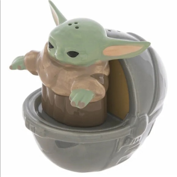 Star Wars Mandalorian Baby Yoda The Child Salt and Pepper Shakers Cerami… - Picture 1 of 7